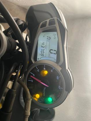 TRIUMPH STREET TRIPLE 675 ABS 
